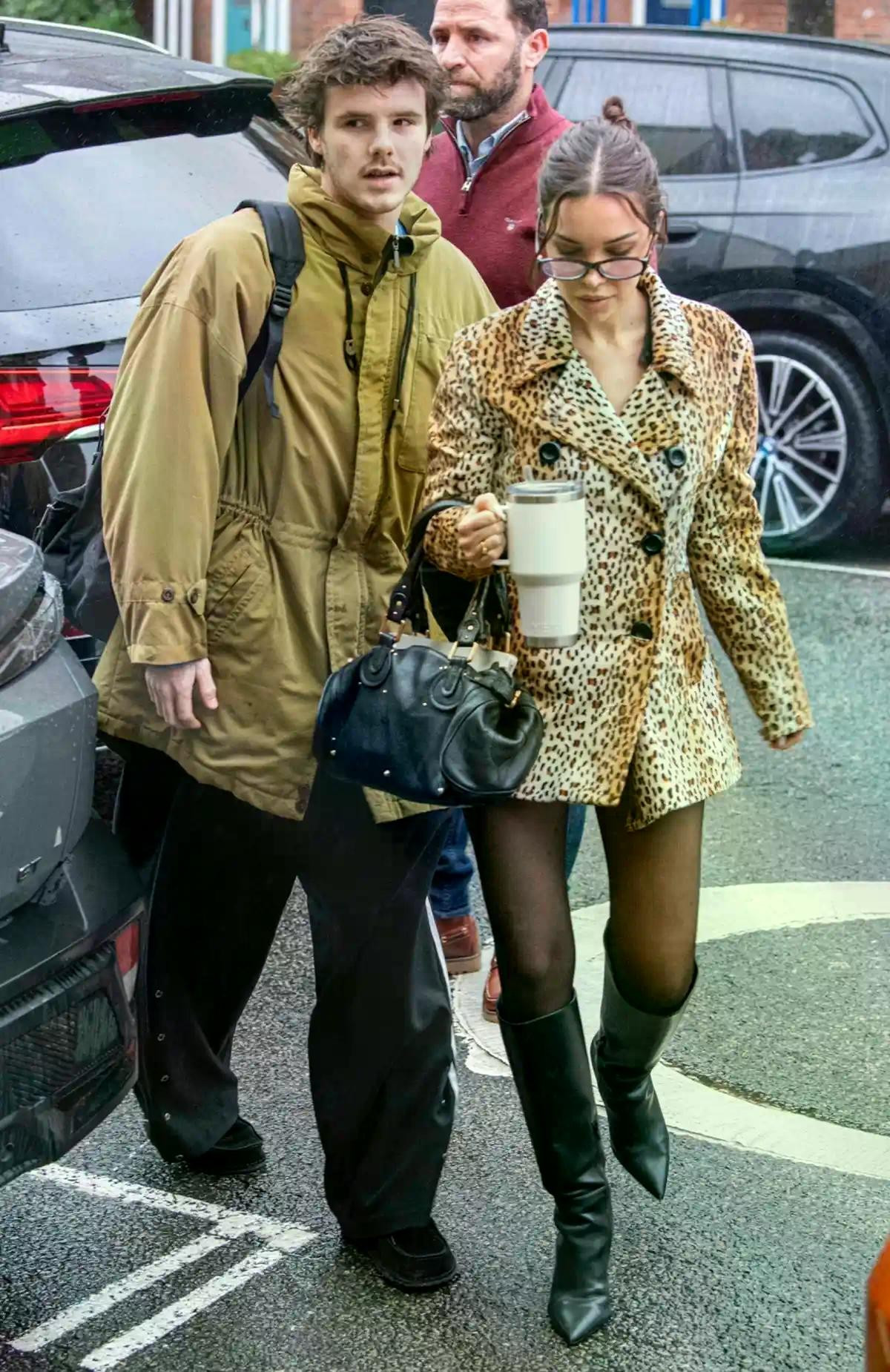 Nh&agrave; Beckham giữa khủng hoảng- Ảnh 2.