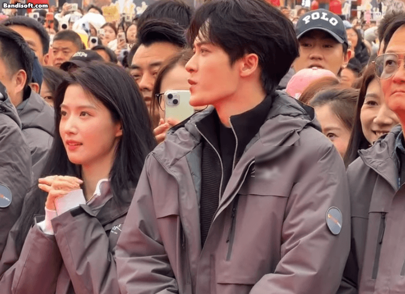 Cặp đôi này yêu nhau là cái đẹp được đặt đúng chỗ: Nhà gái là mỹ nhân trong tranh, nhà trai visual vô thực- Ảnh 1. Cặp đôi này yêu nhau là cái đẹp được đặt đúng chỗ: Nhà gái là mỹ nhân trong tranh, nhà trai visual vô thực- Ảnh 1.