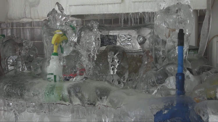 Chủ 'kh&oacute;c r&ograve;ng' khi thấy nh&agrave; th&agrave;nh 'l&acirc;u đ&agrave;i băng' do người thu&ecirc; tiết kiệm điện- Ảnh 1.