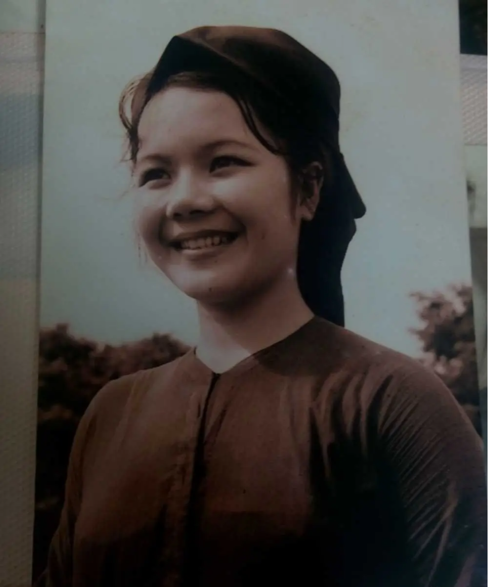 NSƯT duy nhất đổi đời nhờ bị cả nước chê xấu, nhan sắc ngoài đời ăn đứt trên phim- Ảnh 1. NSƯT duy nhất đổi đời nhờ bị cả nước chê xấu, nhan sắc ngoài đời ăn đứt trên phim- Ảnh 1.