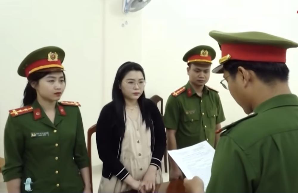 Cấm đi khỏi nơi cư tr&uacute; Hồ Thị Dung Thoa, tạm giữ 5.936 sản phẩm mỹ phẩm- Ảnh 1.