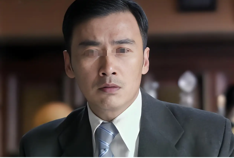 Ông chủ phát hiện nữ nhân viên giống hệt vợ đã mất, tìm mọi cách gặp bố mẹ cô nhưng vừa thấy liền sụp đổ- Ảnh 3.