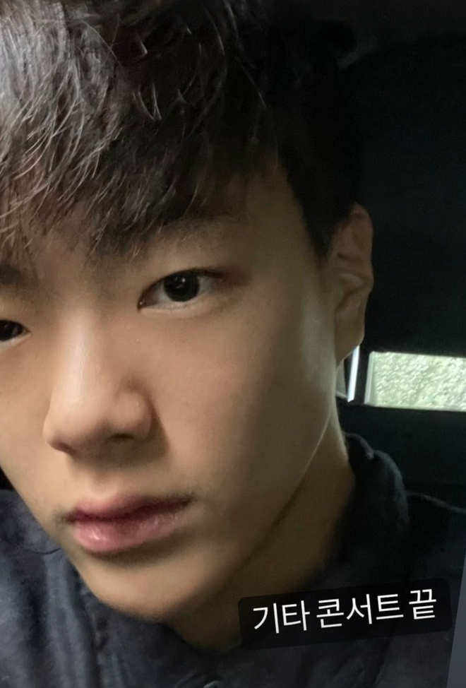 Con trai Kwon Sang Woo vừa đẹp vừa cao, được gái lạ chặn đường xin số theo đuổi quyết liệt- Ảnh 5. Con trai Kwon Sang Woo vừa đẹp vừa cao, được gái lạ chặn đường xin số theo đuổi quyết liệt- Ảnh 5.