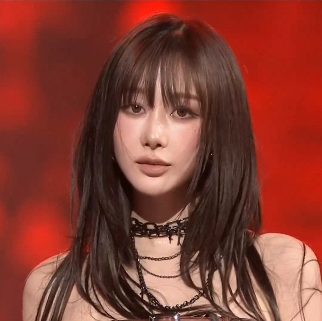 Mỹ nh&acirc;n &ldquo;vịt ho&aacute; thi&ecirc;n nga&rdquo; chật vật: Khoe nhạc mới view giảm li&ecirc;n tục, cả đời bị ch&ecirc; bất t&agrave;i- Ảnh 6.