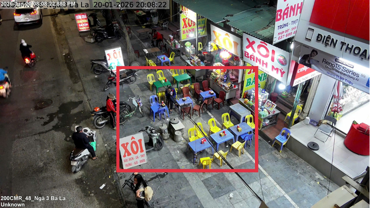 Camera AI 'phạt nguội' 269 trường hợp lấn chiếm vỉa h&egrave;, xả r&aacute;c ở H&agrave; Nội- Ảnh 1.