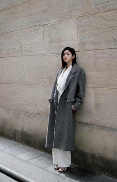 Đừng mải m&ecirc; "hack tuổi", cứ nh&igrave;n Cao Vi&ecirc;n Vi&ecirc;n, Tống Giai v&agrave; Trần Nghi&ecirc;n Hy m&agrave; xem: Phụ nữ ngo&agrave;i 40 đẹp nhất l&agrave; khi được "sống thật" trong bộ đồ m&igrave;nh mặc- Ảnh 29.