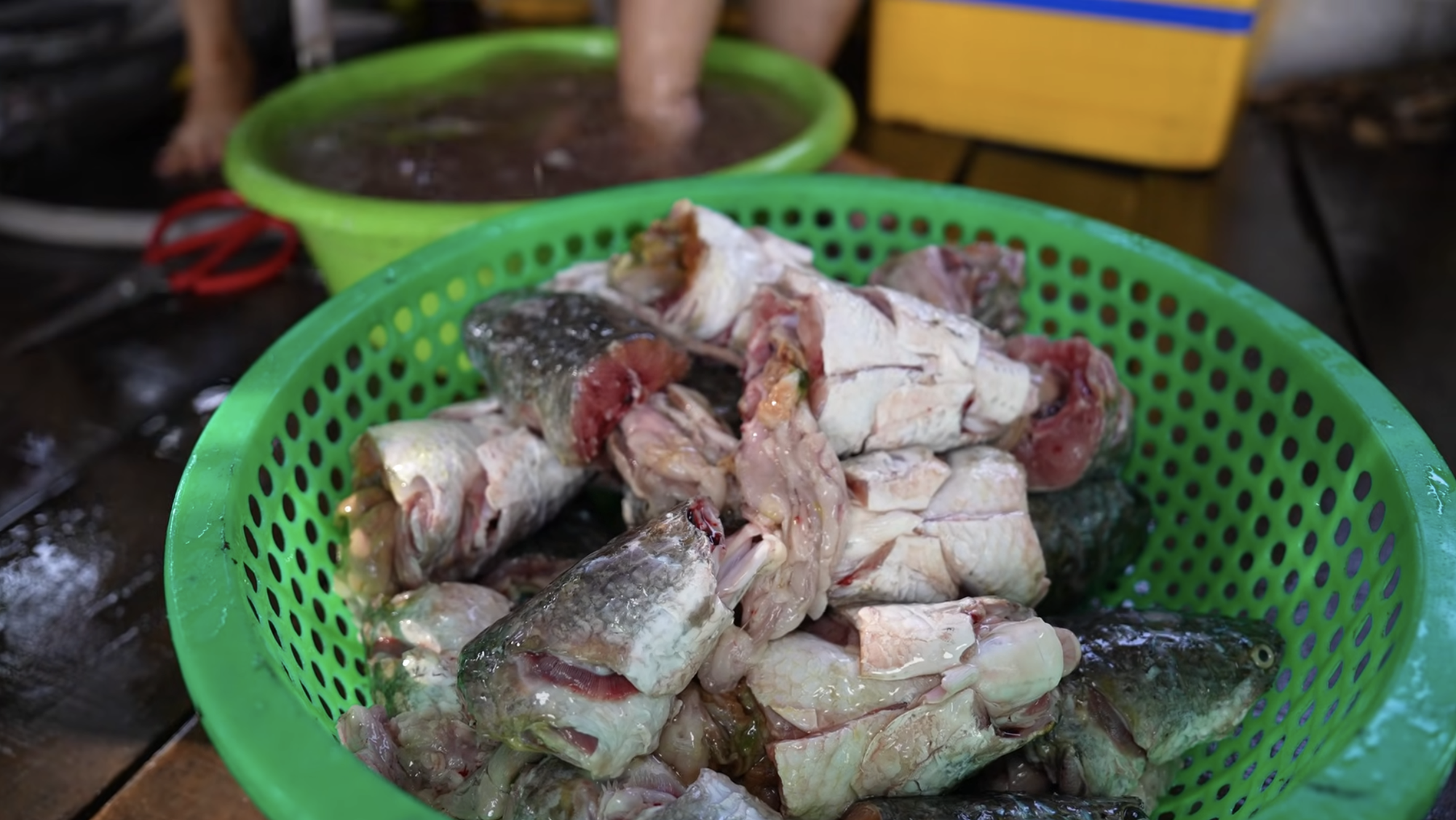 Mất ngủ đợi chờ quán bún có miếng cá sạch bong không còn giọt máu, giá 100k vẫn thấy xứng đáng- Ảnh 6. Mất ngủ đợi chờ quán bún có miếng cá sạch bong không còn giọt máu, giá 100k vẫn thấy xứng đáng- Ảnh 6.