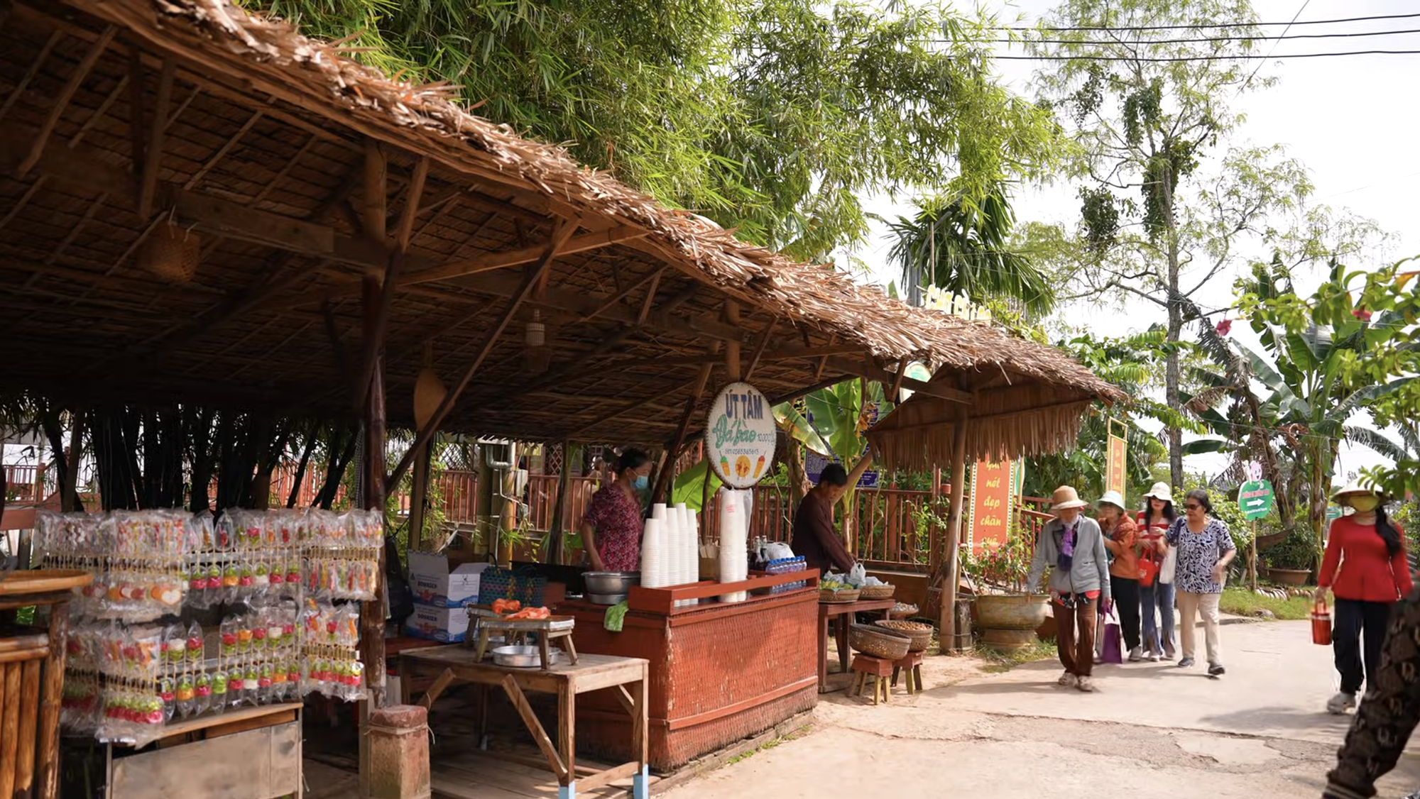 Mất ngủ đợi chờ quán bún có miếng cá sạch bong không còn giọt máu, giá 100k vẫn thấy xứng đáng- Ảnh 2. Mất ngủ đợi chờ quán bún có miếng cá sạch bong không còn giọt máu, giá 100k vẫn thấy xứng đáng- Ảnh 2.