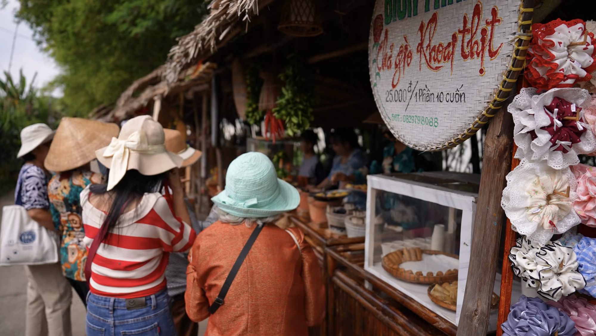 Mất ngủ đợi chờ quán bún có miếng cá sạch bong không còn giọt máu, giá 100k vẫn thấy xứng đáng- Ảnh 3. Mất ngủ đợi chờ quán bún có miếng cá sạch bong không còn giọt máu, giá 100k vẫn thấy xứng đáng- Ảnh 3.