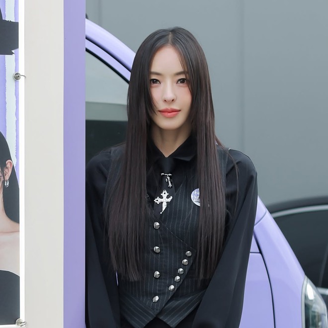 Minh tinh 40 tuổi khiến netizen chia 2 phe- Ảnh 4.