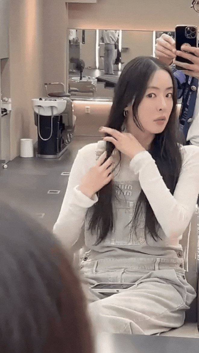 Minh tinh 40 tuổi khiến netizen chia 2 phe- Ảnh 10.