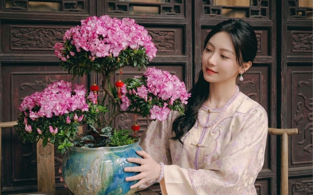 Nhiều chị em đang m&ecirc; mẩn săn l&ugrave;ng đỗ quy&ecirc;n tr&acirc;n ch&acirc;u chơi Tết: Lo&agrave;i hoa sang chảnh nhưng cực "đỏng đảnh", chăm sao cho đ&uacute;ng?- Ảnh 3.