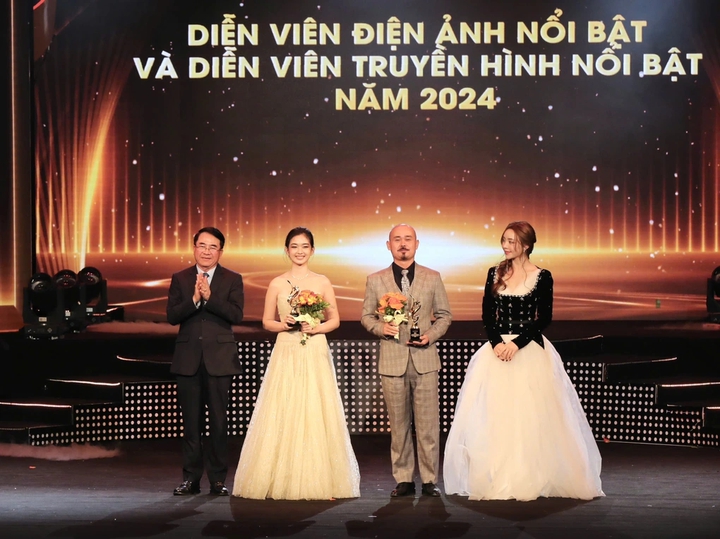 Nam NSƯT chuy&ecirc;n vai "&ocirc;ng tr&ugrave;m" phim giờ v&agrave;ng VTV, ngo&agrave;i đời b&aacute;n b&aacute;nh canh- Ảnh 3.