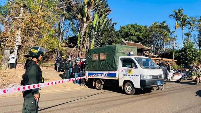 Truy tìm nghi phạm cướp ngân hàng ở Gia Lai: Phát hiện xe máy bị chôn gần khu công nghiệp- Ảnh 1. Truy tìm nghi phạm cướp ngân hàng ở Gia Lai: Phát hiện xe máy bị chôn gần khu công nghiệp- Ảnh 1.
