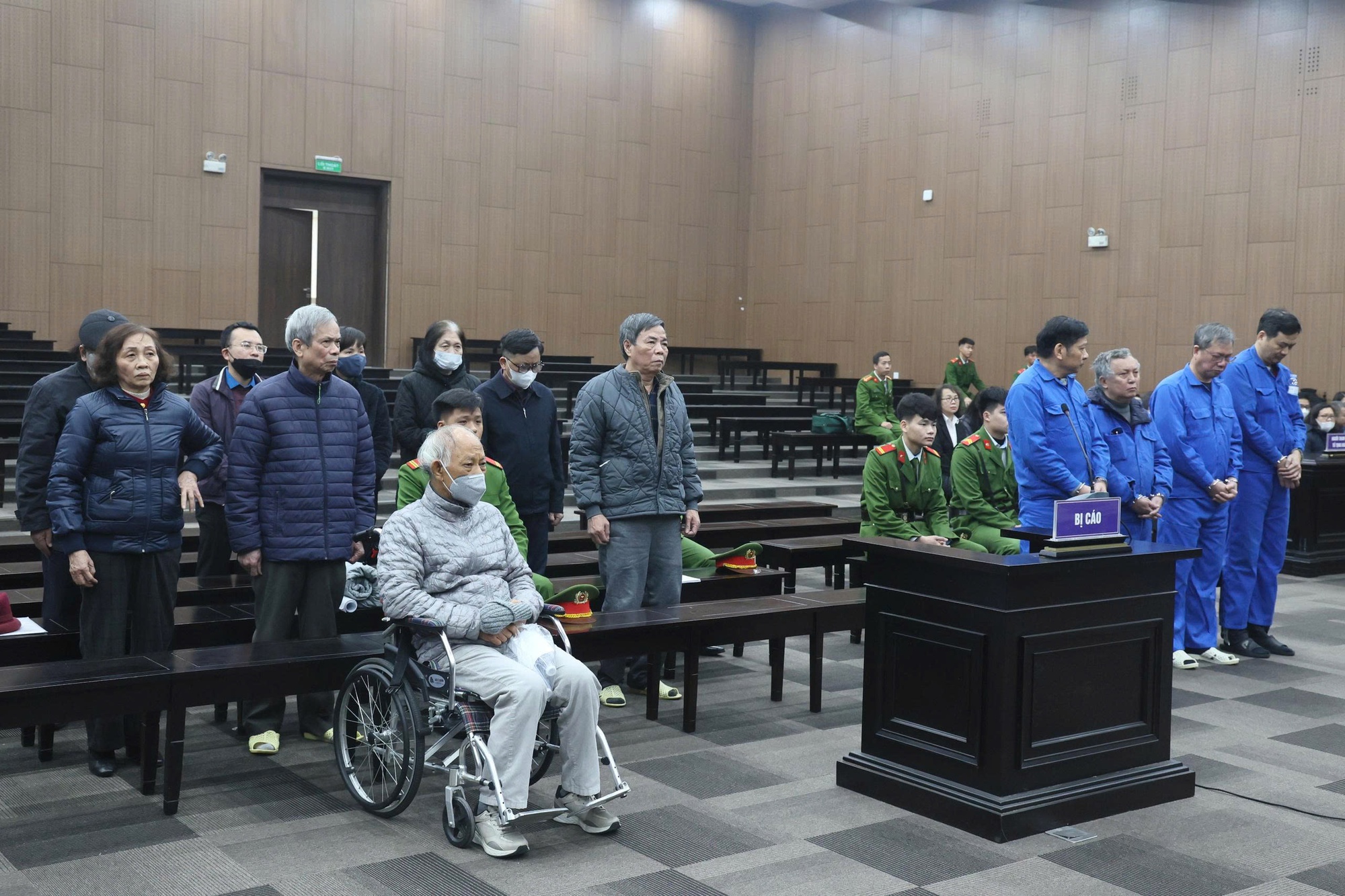 Cựu tổng gi&aacute;m đốc VICEM n&oacute;i "kh&ocirc;ng ngạc nhi&ecirc;n" khi nhận "qu&agrave; Tết" h&agrave;ng trăm triệu đồng- Ảnh 1.