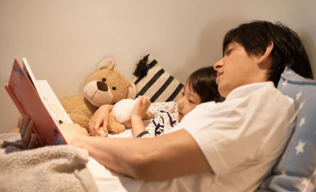 1 h&agrave;nh động của con khiến bố mẹ thấy "sao m&agrave; mệt với phiền thế" nhưng đằng sau lại chứa nhiều ẩn &yacute; hơn ch&uacute;ng ta tưởng!- Ảnh 1.