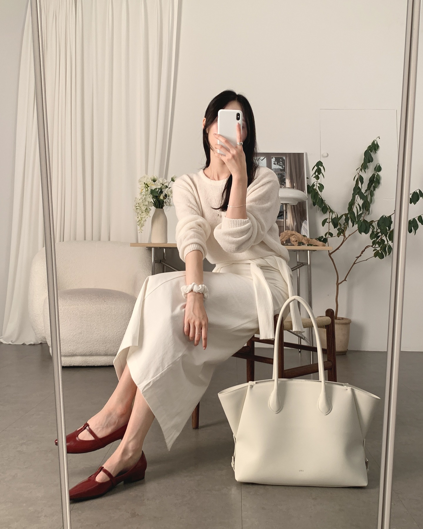 4 kiểu gi&agrave;y n&ecirc;n sắm cho Tết v&igrave; diện quanh năm vẫn hợp, xuất hiện l&agrave; sang cả set đồ- Ảnh 8.