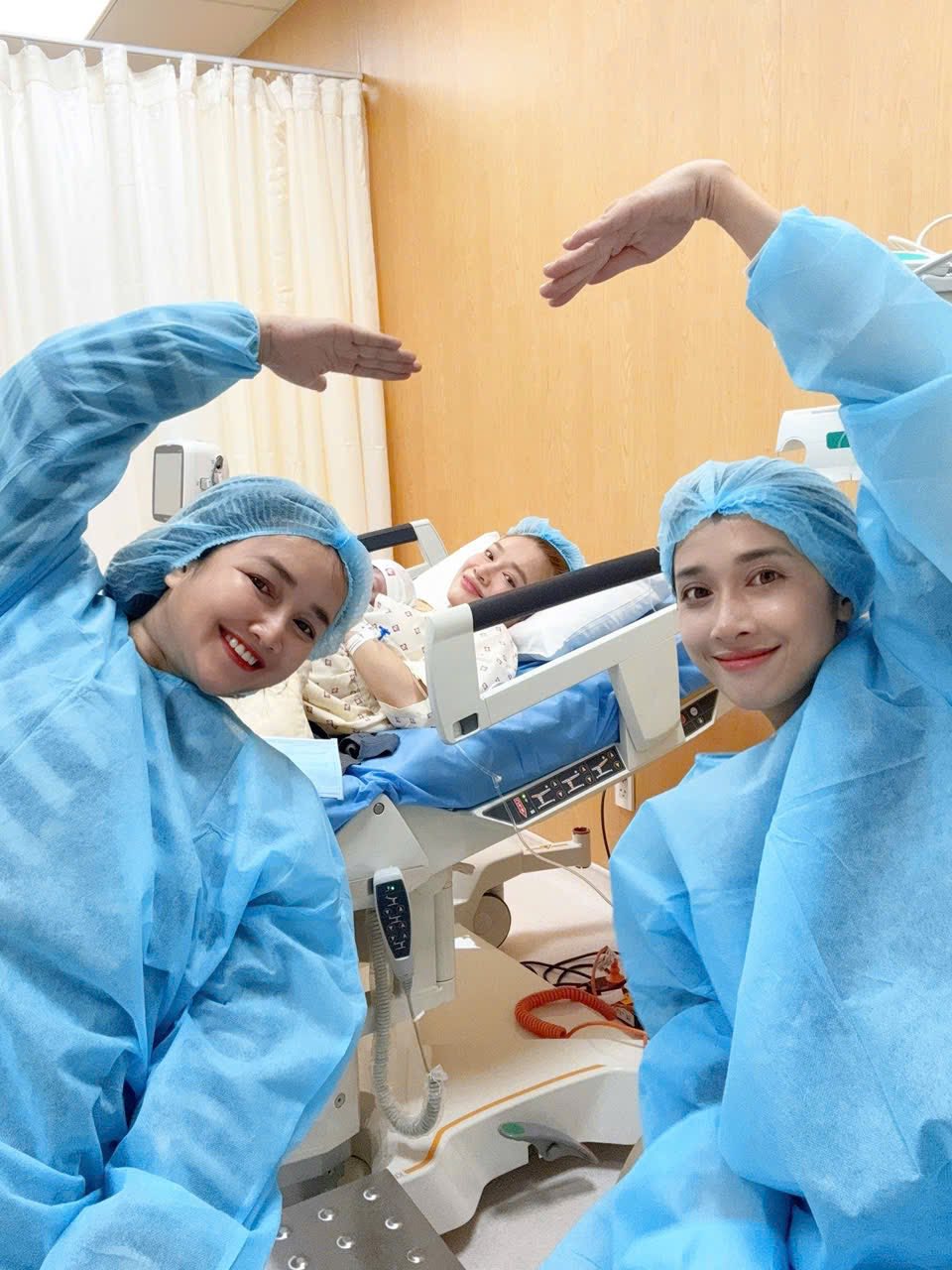 Bức ảnh h&eacute; lộ nhan sắc thật của Nh&atilde; Phương khi sinh con thứ 3- Ảnh 2.