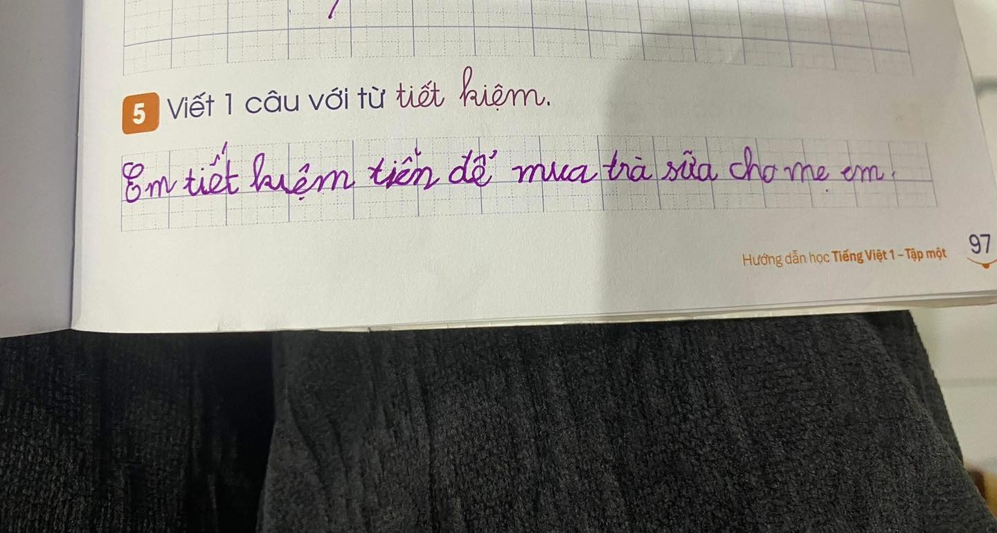 11 từ của học sinh tiểu học "b&oacute;c phốt" mẹ: C&oacute; những đứa trẻ hiểu chuyện đến "đau l&ograve;ng"- Ảnh 1.