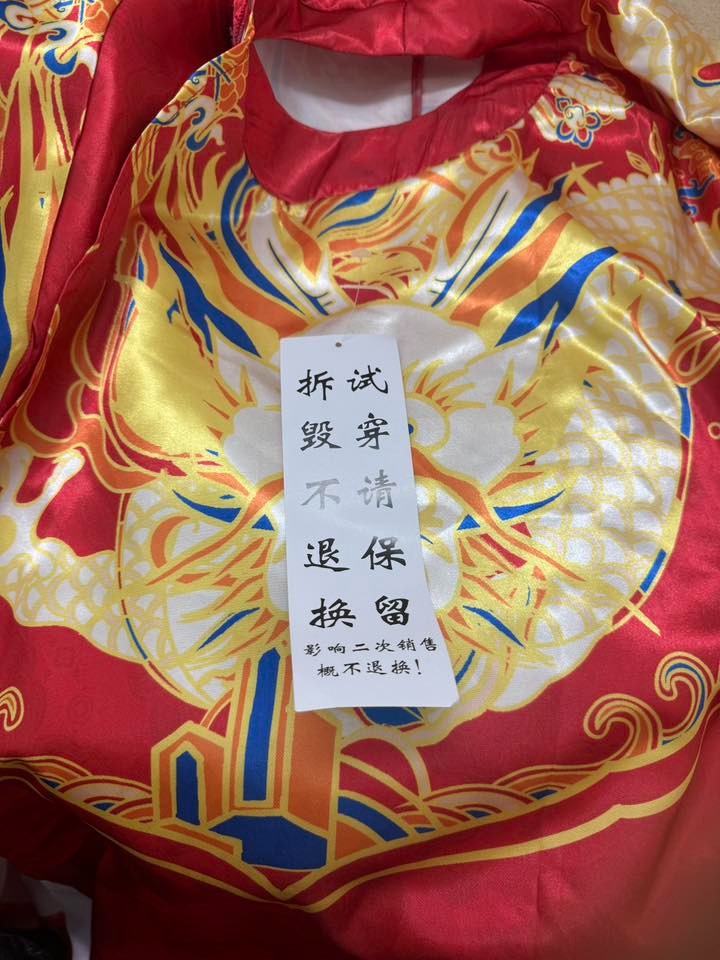 7 kiếp xui xẻo của 1 nam nh&acirc;n: Bỏ tiền mua &aacute;o d&agrave;i Tết m&agrave; tưởng mớ giẻ lau, tức đến nỗi phải... bật cười- Ảnh 5.