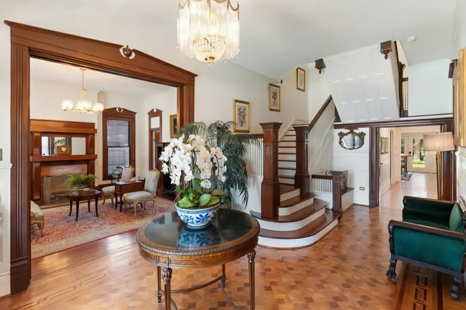 Hoa hậu Việt vừa mua biệt thự hơn 36 tỷ: Khu&ocirc;n vi&ecirc;n l&ecirc;n đến 7.600m2, cận cảnh nội thất b&ecirc;n trong mới g&acirc;y cho&aacute;ng- Ảnh 10.