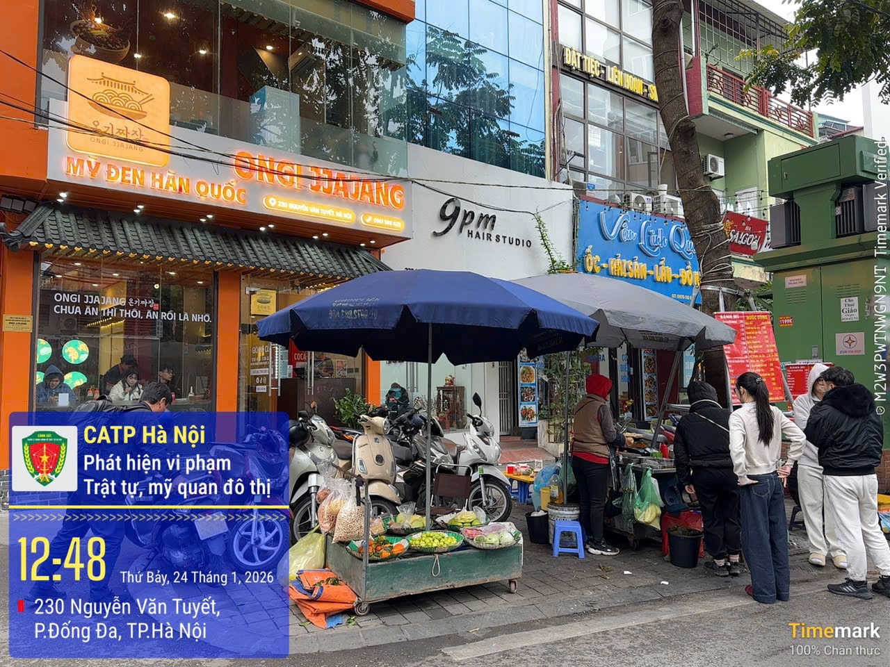 KHẨN: 186 trường hợp vi phạm trật tự đ&ocirc; thị, trật tự c&ocirc;ng cộng v&agrave; vệ sinh m&ocirc;i trường bị phạt nguội- Ảnh 3.