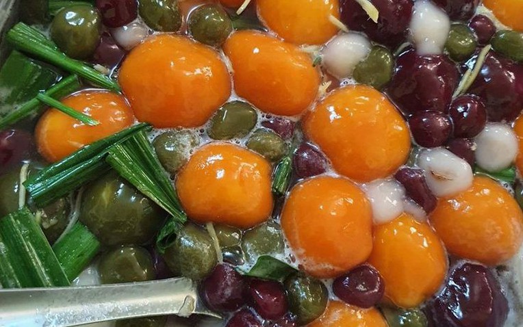 Cơm c&uacute;ng rằm nhiều nh&agrave; hay c&oacute; m&oacute;n n&agrave;y m&agrave; kh&ocirc;ng hề biết n&oacute; "tụ kh&iacute; nặng"- Ảnh 1.