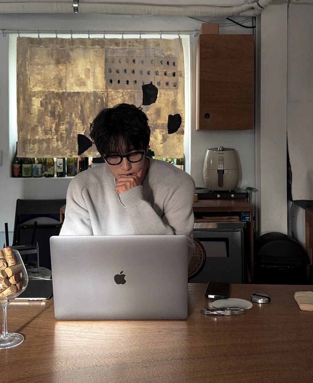 Bị đuổi việc, d&ugrave;ng AI gửi CV 800 LẦN trong 1 th&aacute;ng v&agrave; c&aacute;i kết ngo&agrave;i mong đợi- Ảnh 1.