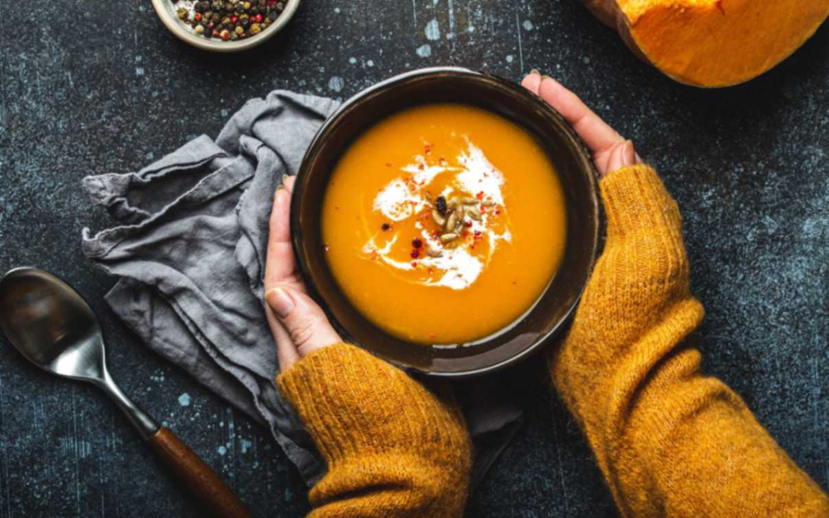 Ngo&agrave;i mặc đồ giữ ấm tốt, b&aacute;c sĩ n&oacute;i c&oacute; 2 thứ cần đảm bảo để tạo lớp 