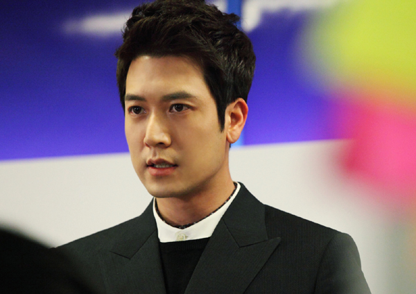 Sự hết thời của nam diễn vi&ecirc;n hạng A: Từng đ&oacute;ng ch&iacute;nh với to&agrave;n mỹ nh&acirc;n hot nhất nay thất nghiệp 8 năm- Ảnh 1.