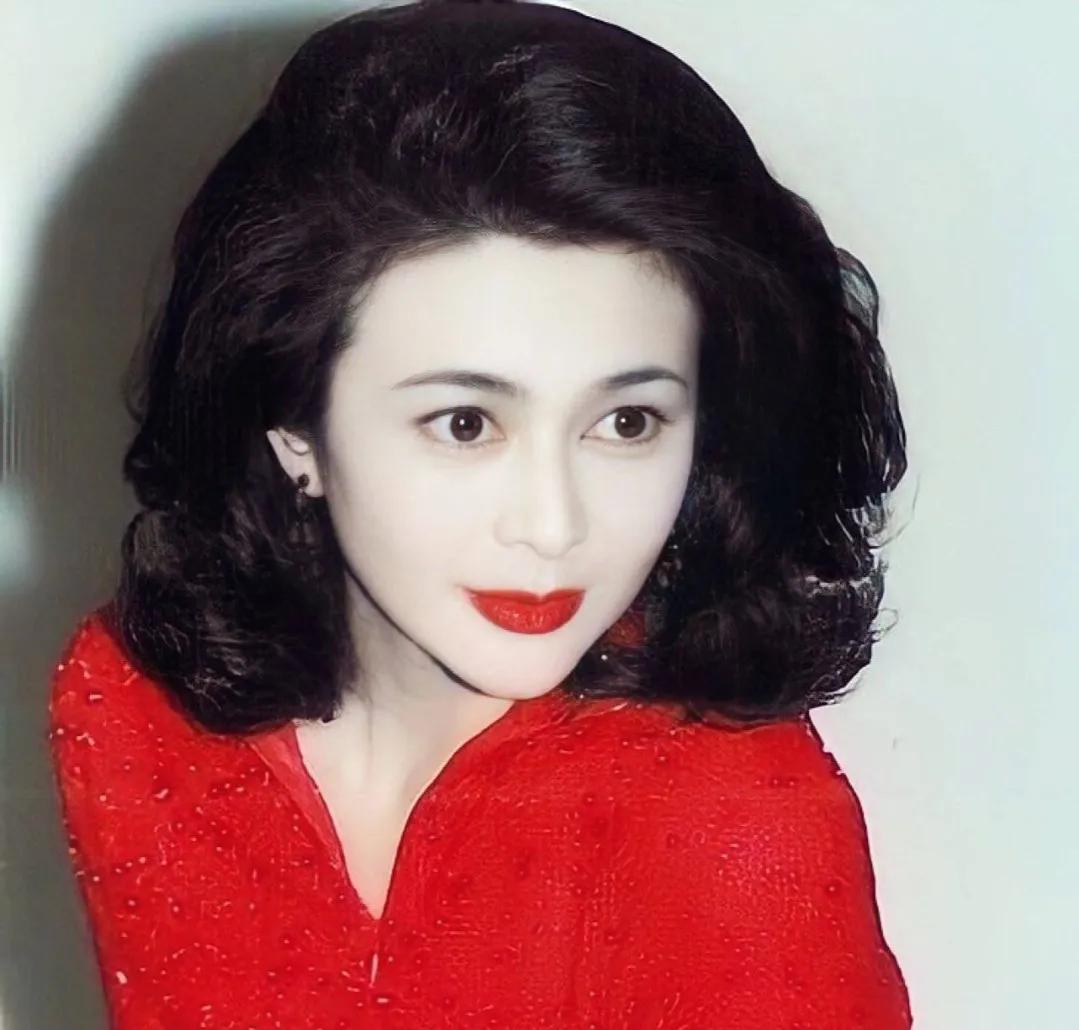 D&agrave;n mỹ nh&acirc;n khiến hội phu nh&acirc;n h&agrave;o m&ocirc;n nghe t&ecirc;n đ&atilde; t&aacute;i mặt, nhan sắc v&ocirc; hạn nhưng ăn gạch đ&aacute; từ c&ocirc;ng ch&uacute;ng- Ảnh 3.