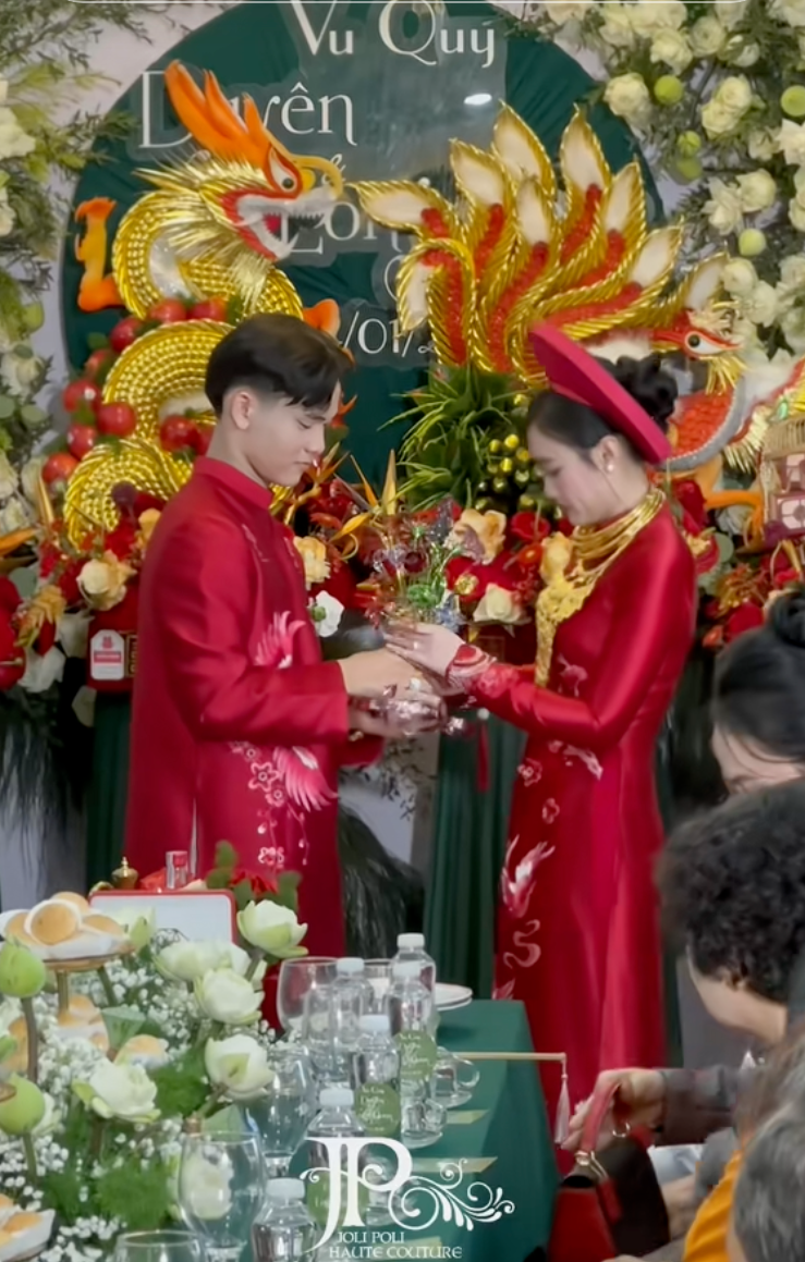 C&ocirc; d&acirc;u T&acirc;y Ninh lấy chồng Campuchia: Hoa cưới 300 triệu, bố chồng cho 1 tỷ tiền v&aacute;y &aacute;o nhưng gi&aacute; trị nhất l&agrave; c&acirc;u "chốt hạ"- Ảnh 4.