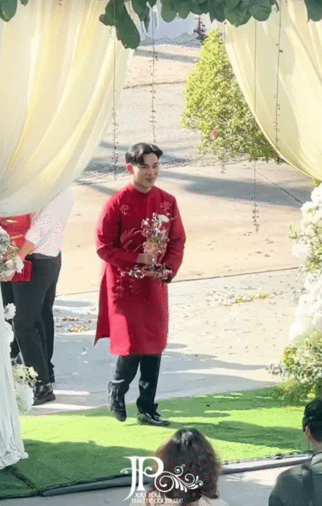 C&ocirc; d&acirc;u T&acirc;y Ninh lấy chồng Campuchia: Hoa cưới 300 triệu, bố chồng cho 1 tỷ tiền v&aacute;y &aacute;o nhưng gi&aacute; trị nhất l&agrave; c&acirc;u "chốt hạ"- Ảnh 1.