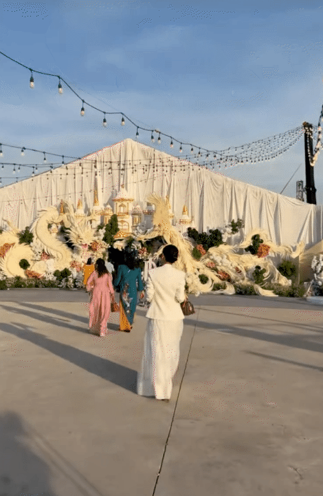 C&ocirc; d&acirc;u T&acirc;y Ninh lấy chồng Campuchia: Hoa cưới 300 triệu, bố chồng cho 1 tỷ tiền v&aacute;y &aacute;o nhưng gi&aacute; trị nhất l&agrave; c&acirc;u "chốt hạ"- Ảnh 15.