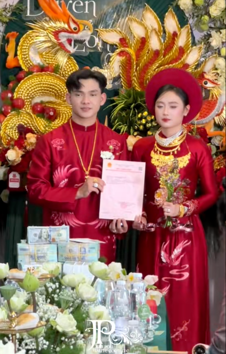 C&ocirc; d&acirc;u T&acirc;y Ninh lấy chồng Campuchia: Hoa cưới 300 triệu, bố chồng cho 1 tỷ tiền v&aacute;y &aacute;o nhưng gi&aacute; trị nhất l&agrave; c&acirc;u "chốt hạ"- Ảnh 12.