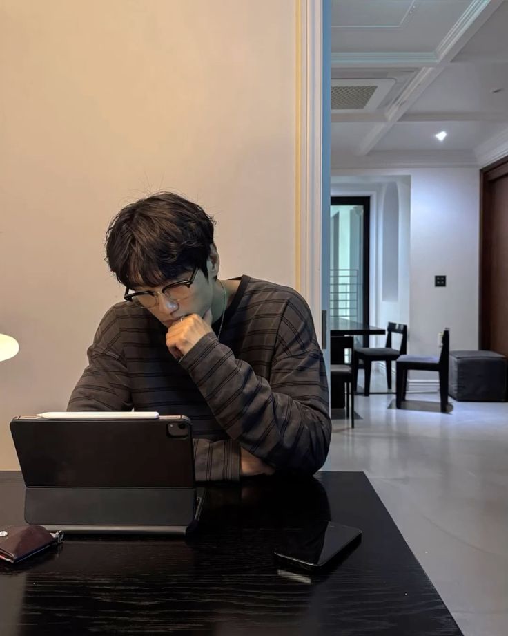 Thu nhập kh&ocirc;ng tăng, chi ti&ecirc;u kh&ocirc;ng giảm vẫn tiết kiệm được th&ecirc;m tiền: Bằng c&aacute;ch n&agrave;o?- Ảnh 2.