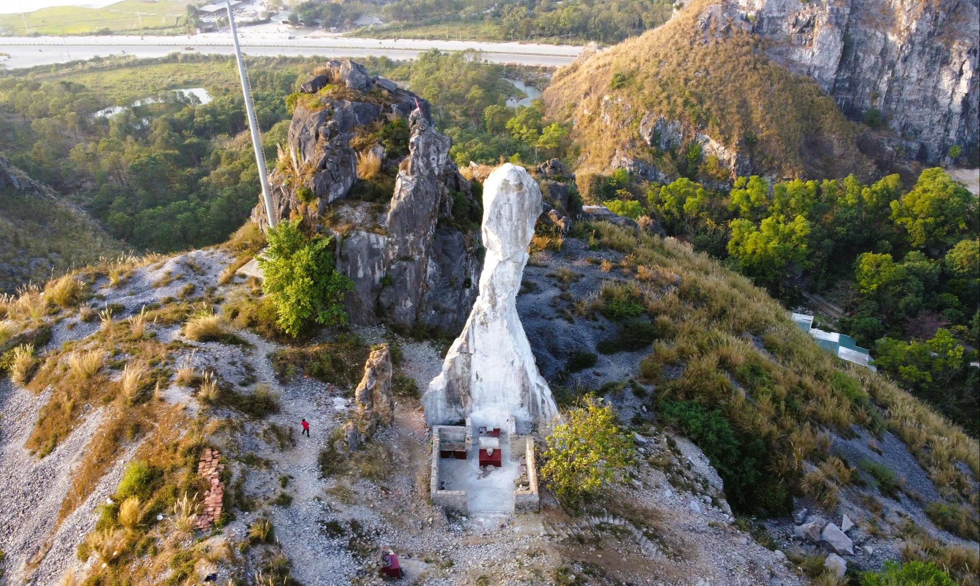 Sở VH-TT-DL Thanh H&oacute;a b&aacute;o c&aacute;o về di t&iacute;ch H&ograve;n Vọng Phu được chi 17 tỉ đồng để gia cố- Ảnh 1.