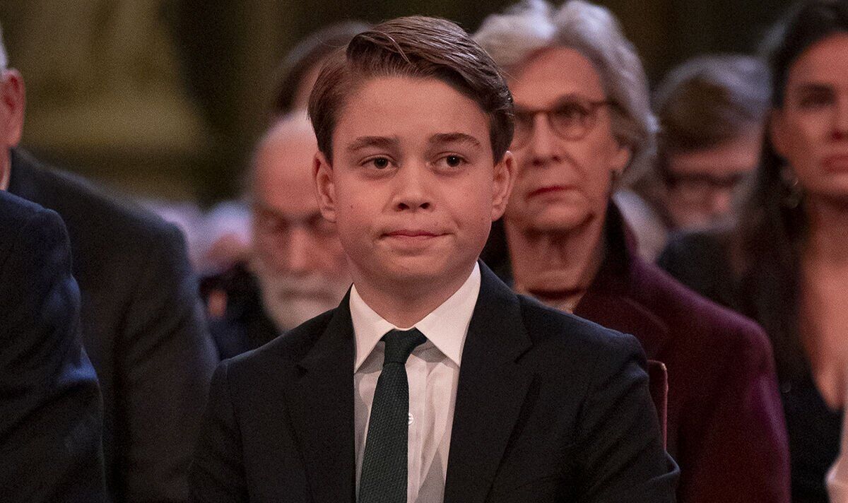 B&iacute; mật William v&agrave; Kate giấu Ho&agrave;ng tử George suốt 7 năm- Ảnh 1.