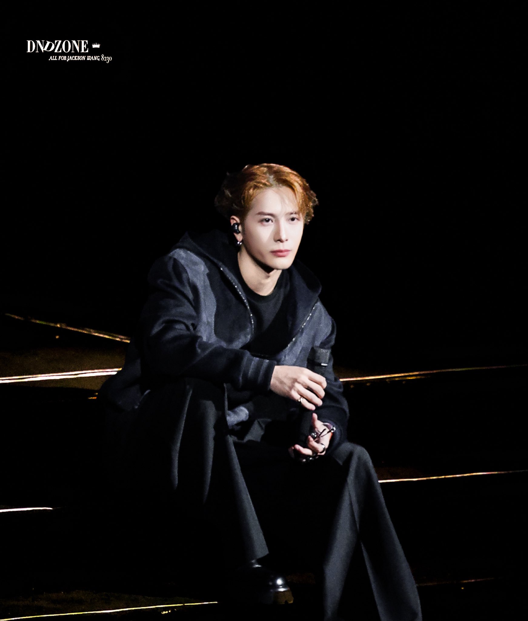 Sự hết thời của một sao hạng A: Ra nhạc ch&igrave;m nghỉm, concert bị điều tra- Ảnh 5.