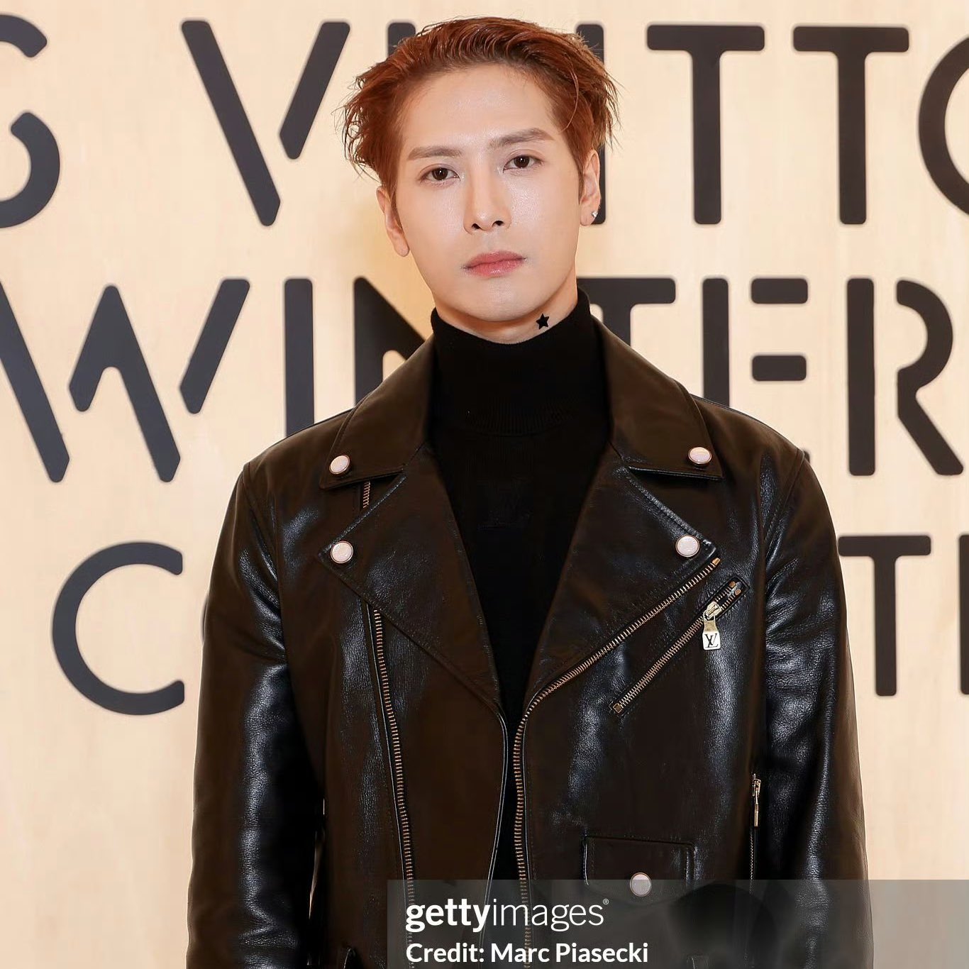 Sự hết thời của một sao hạng A: Ra nhạc ch&igrave;m nghỉm, concert bị điều tra- Ảnh 1.