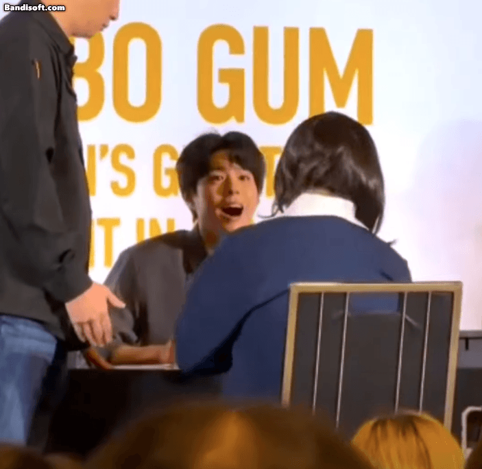 Khi cuộc đời cho Park Bo Gum quả bưởi- Ảnh 4.