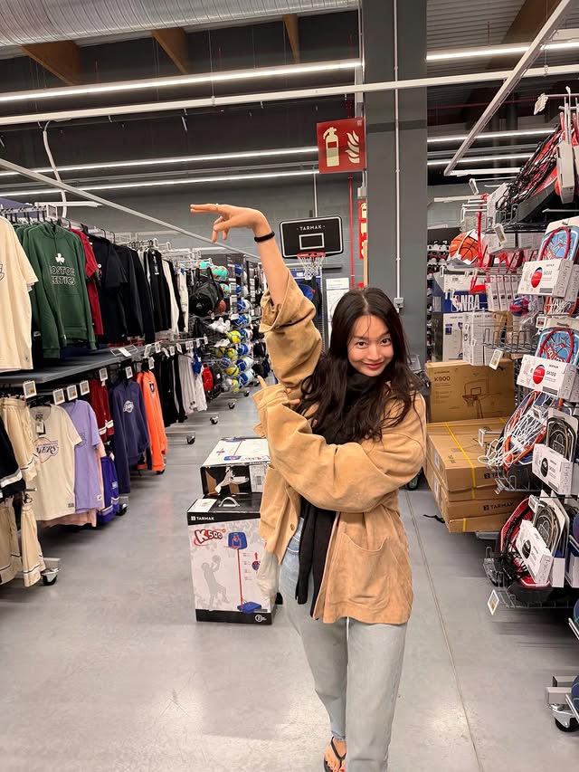 Kim Woo Bin l&agrave;m &ldquo;ph&oacute; nh&aacute;y&rdquo; xịn thế n&agrave;y, bảo sao Shin Min Ah m&ecirc; t&iacute;t!- Ảnh 1.