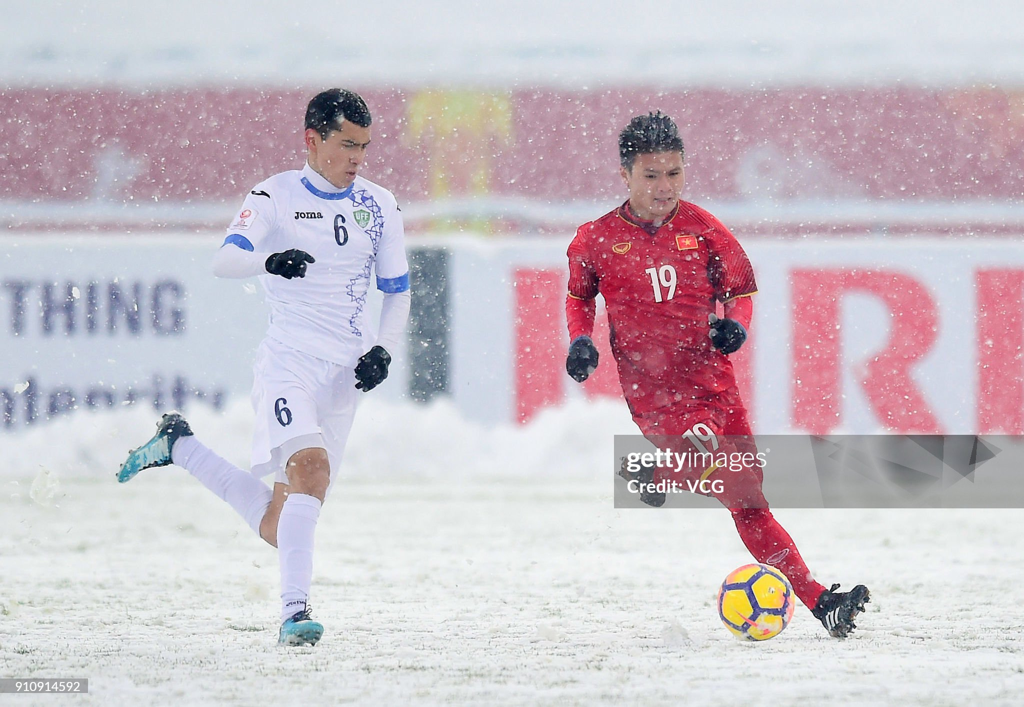 Đ&igrave;nh Bắc vượt qua Quang Hải- Ảnh 1.