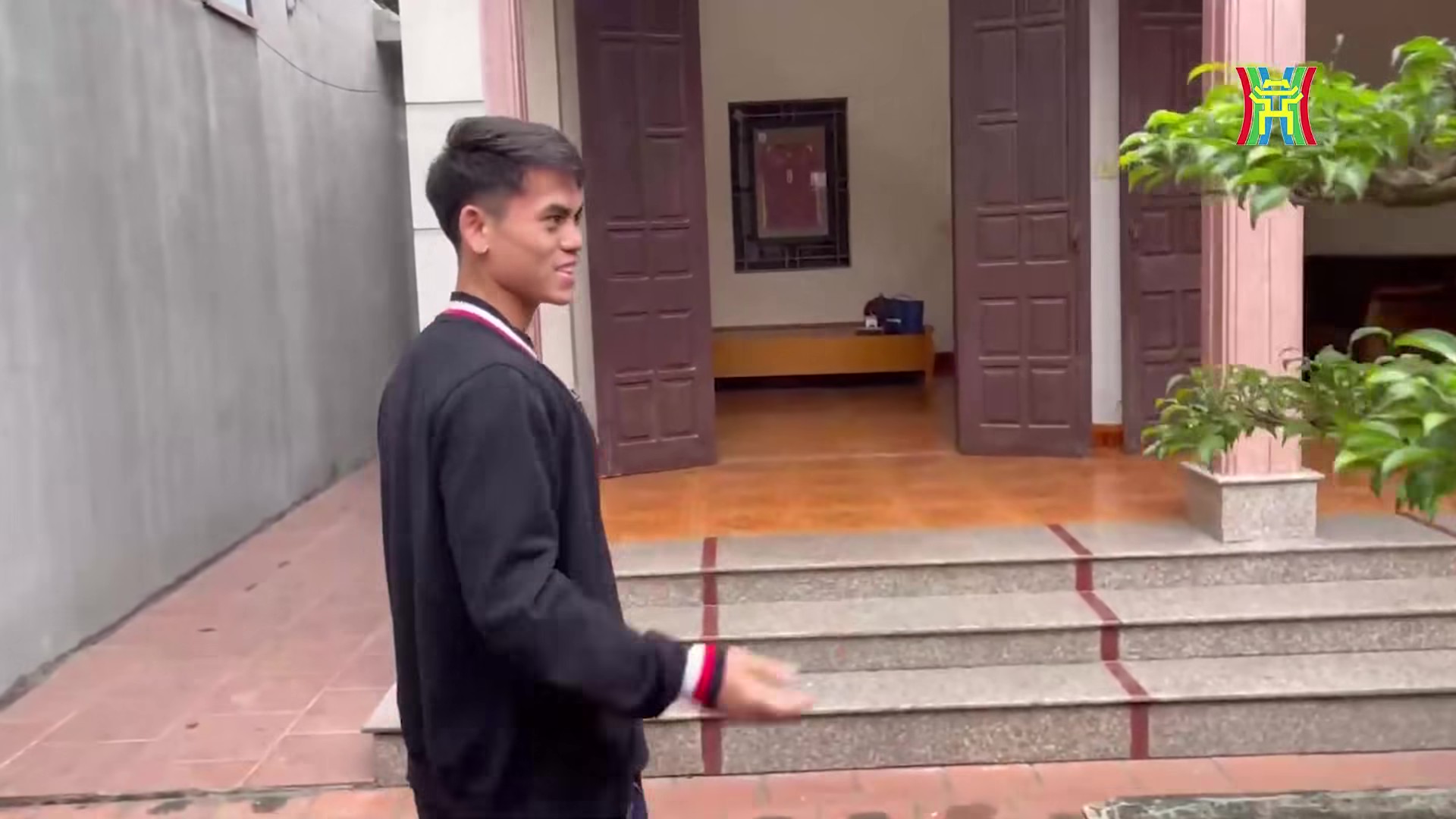 Gia cảnh của Khuất Văn Khang - &ldquo;qu&acirc;n b&agrave;i vạn năng&rdquo; U23 Việt Nam- Ảnh 5.