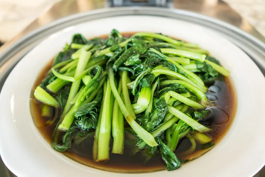 Cả gia đ&igrave;nh 3 người lần lượt qua đời: B&aacute;c sĩ li&ecirc;n tục cảnh b&aacute;o 4 loại thực phẩm để l&acirc;u trong tủ lạnh c&oacute; thể 