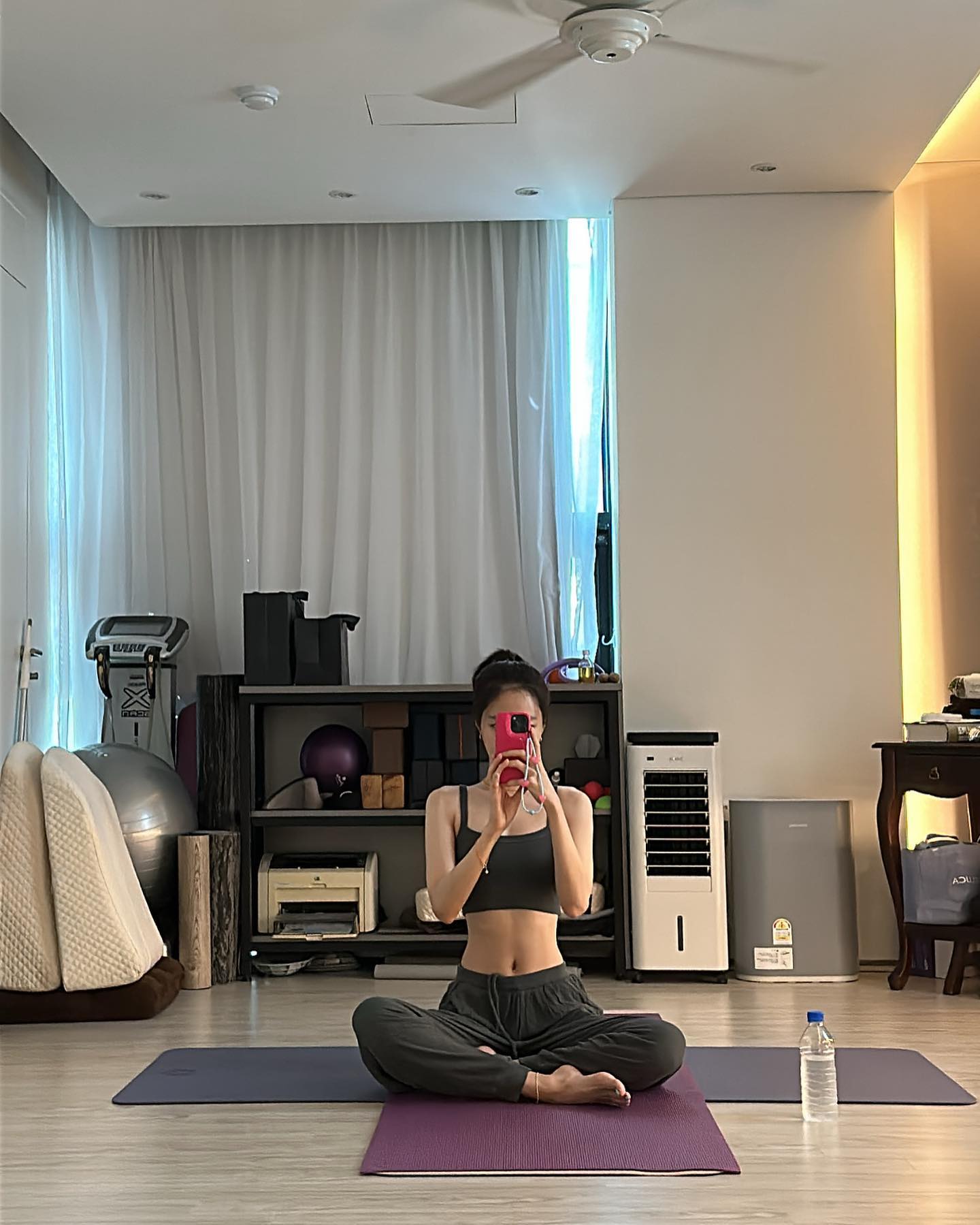 "Nữ hoàng legging" Hàn Quốc duy trì eo thon bụng phẳng bằng 1 loại nước- Ảnh 5.