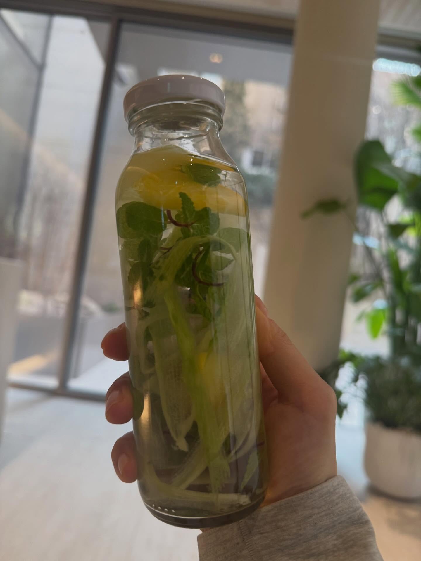 "Nữ hoàng legging" Hàn Quốc duy trì eo thon bụng phẳng bằng 1 loại nước- Ảnh 3.