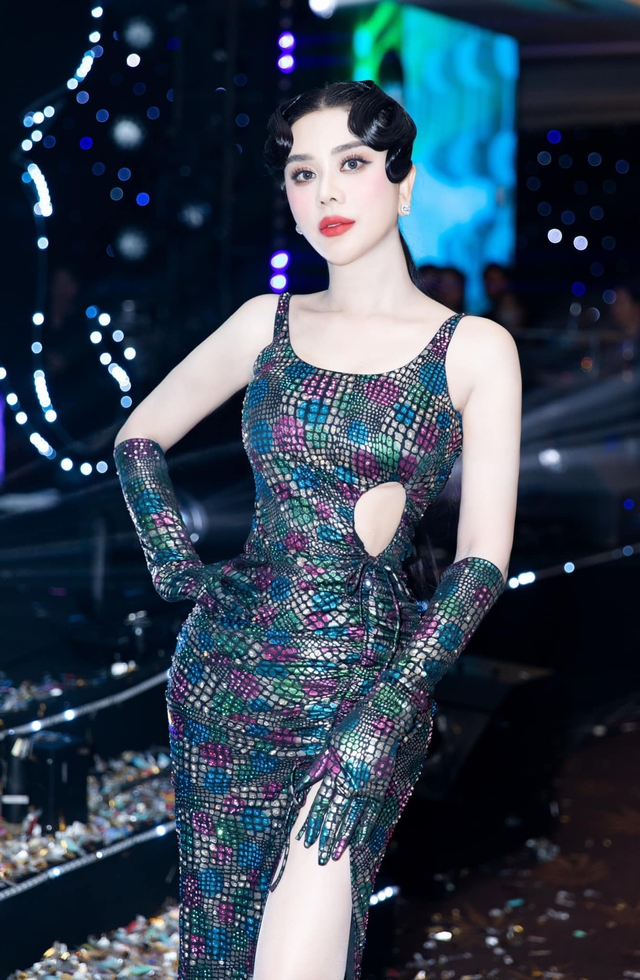 L&acirc;m Kh&aacute;nh Chi được trả hơn 2 tỷ để h&aacute;t đ&aacute;m cưới, từ chối gấp v&igrave; điều kiện đặt ra- Ảnh 1.