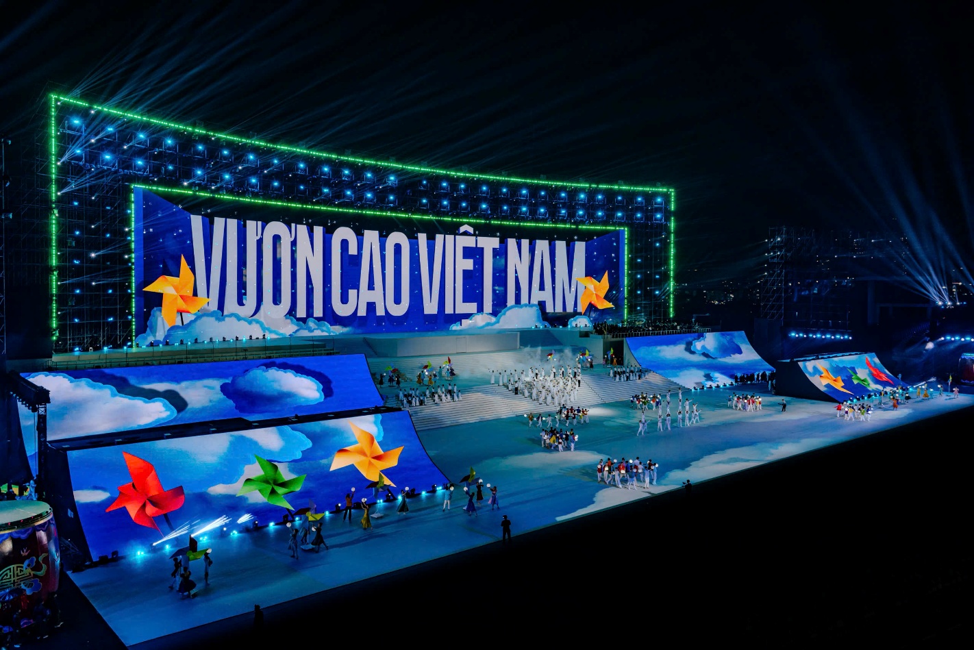 &ldquo;Dưới l&aacute; cờ vẻ vang của Đảng&rdquo; g&oacute;p phần viết tiếp trang sử h&agrave;o h&ugrave;ng của d&acirc;n tộc- Ảnh 5.