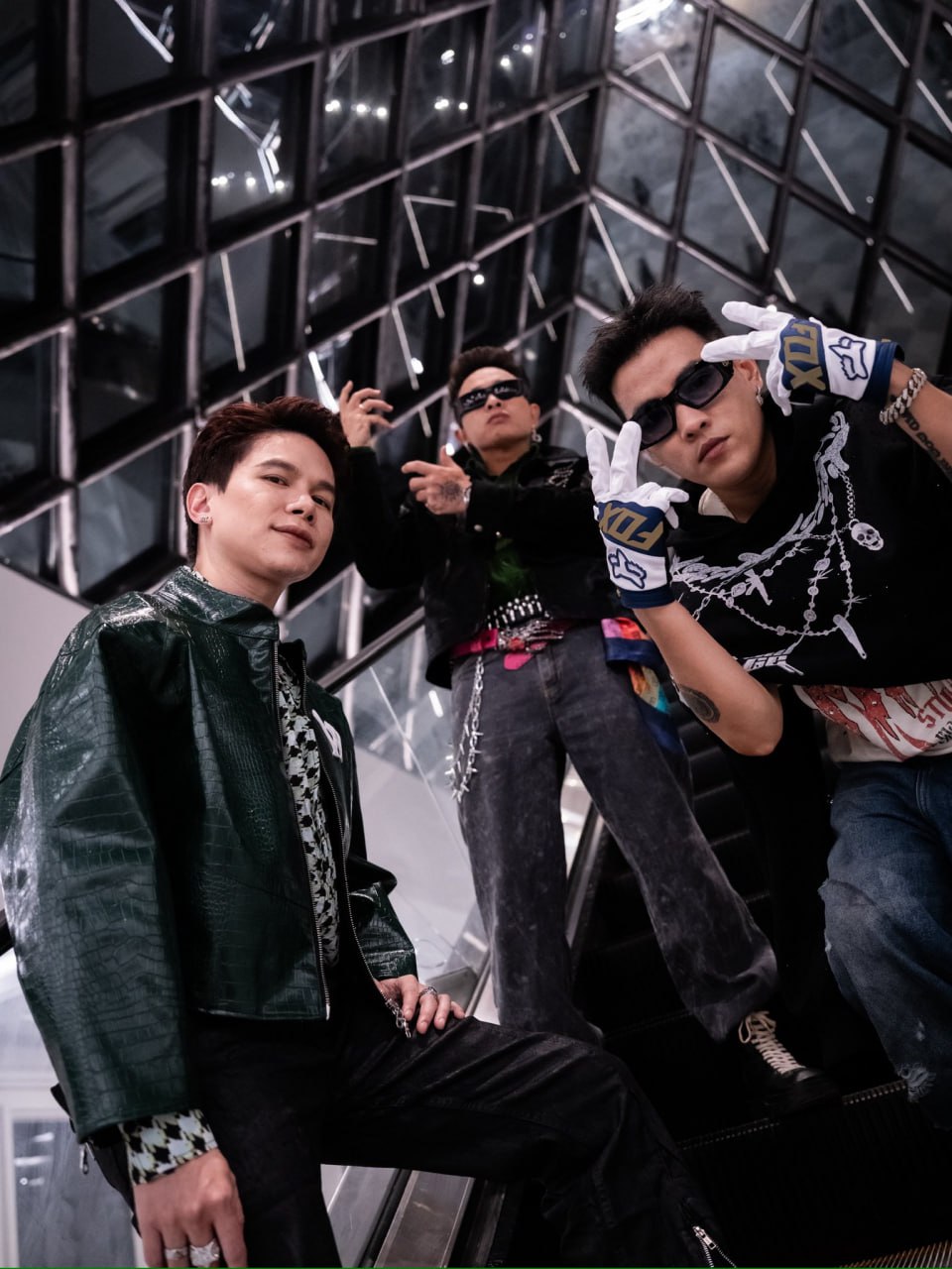 Nh&oacute;m nam Vbiz c&oacute; hit cả nước biết mất t&iacute;ch 15 năm, ai cũng t&agrave;i năng m&agrave; sự nghiệp lạ lắm!- Ảnh 5.